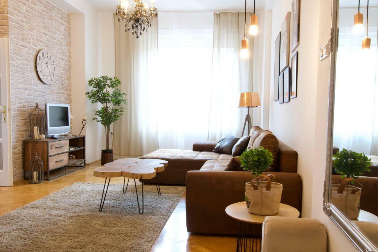 Standard Apartment By Hi5 - Madach Imre 1 Budapest Exteriör bild