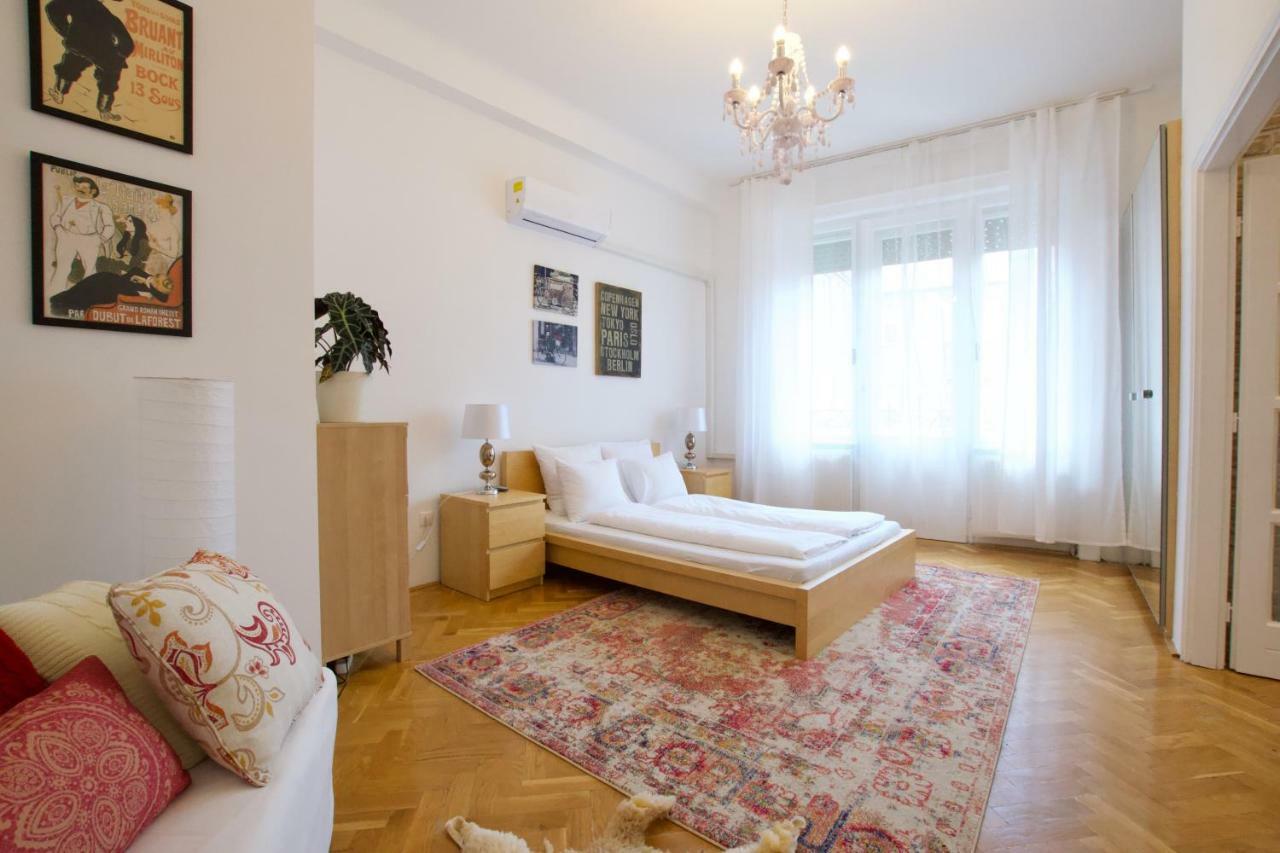 Standard Apartment By Hi5 - Madach Imre 1 Budapest Exteriör bild