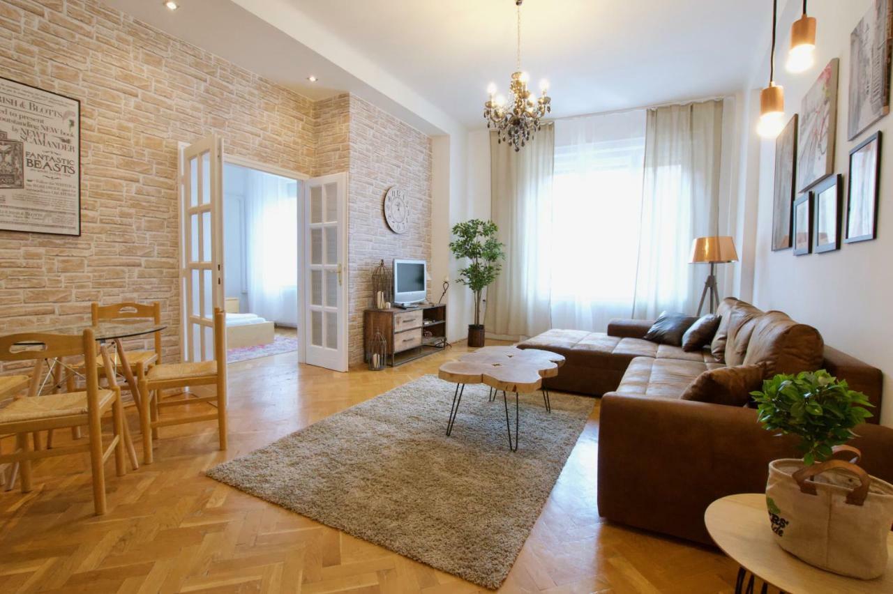 Standard Apartment By Hi5 - Madach Imre 1 Budapest Exteriör bild